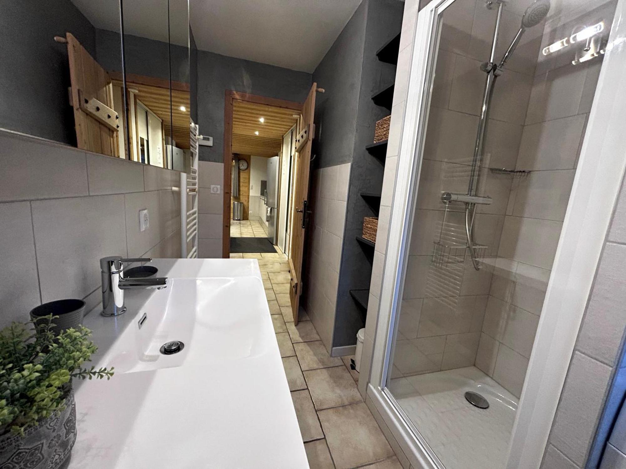 Appartement Nouveau A La Location Keranguen 5 Cosy Au Coeur Du Village, Proche Pistes Et Commerces *
